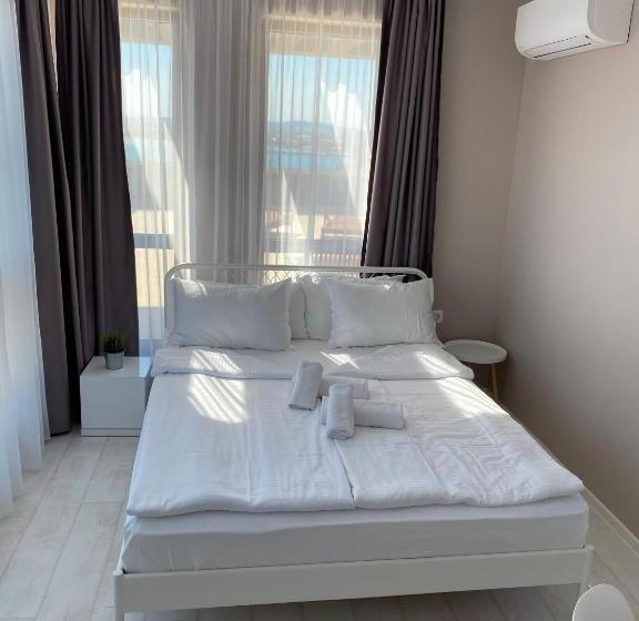 2 Bedroom Deluxe Apartment Sea View, St. Panteleimon Beach