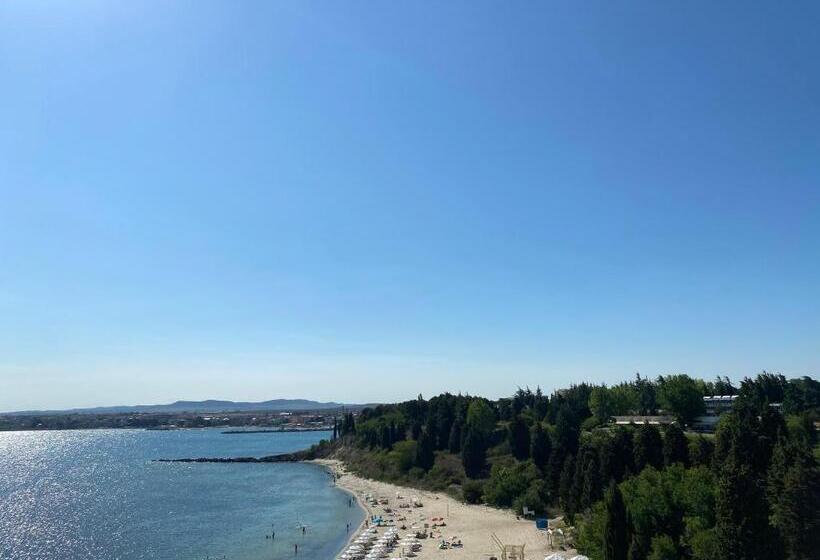 2 Bedroom Deluxe Apartment Sea View, St. Panteleimon Beach