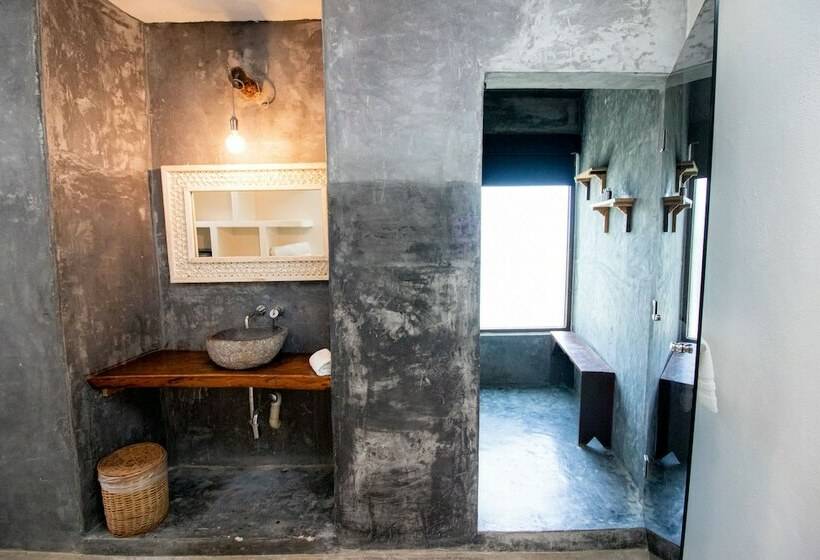 سوییت با چشم‌انداز جانبی دریا, Spirit Holbox
