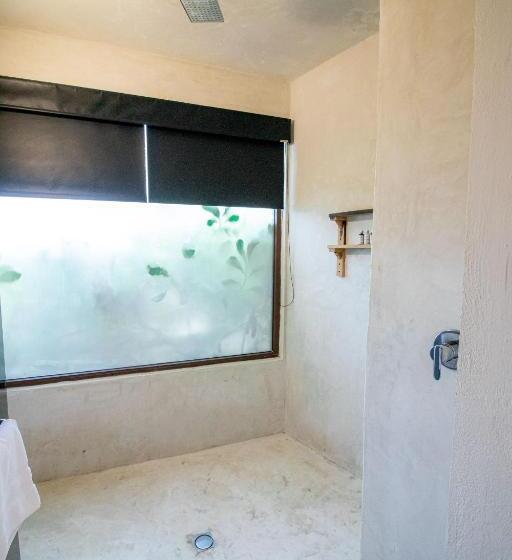 اتاق لوکس, Spirit Holbox