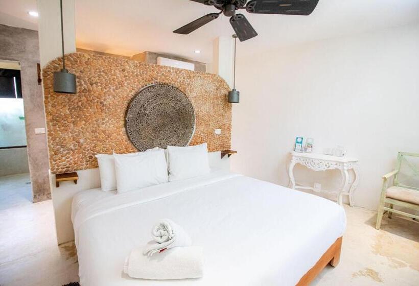 اتاق لوکس, Spirit Holbox