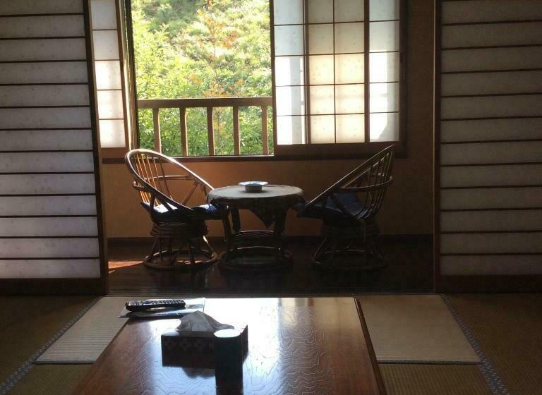 اتاق استاندارد چهار تخته, Oogi Onsen Oogiso