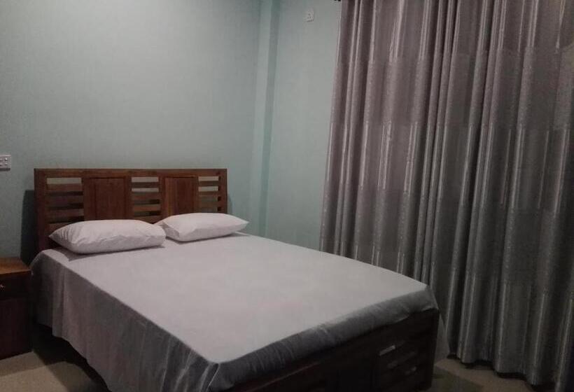 اتاق استاندارد, Nightingale Inn
