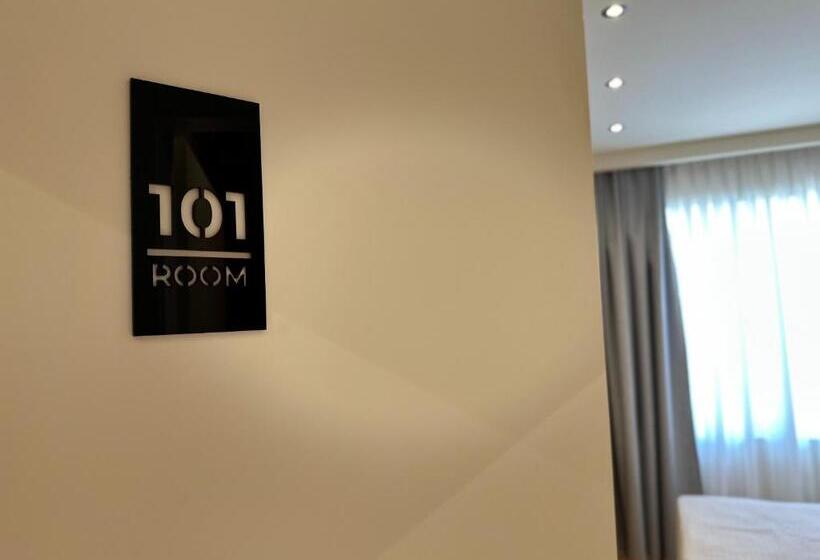 اتاق استاندارد با چشم‌انداز کوهستان, Serenity Rooms