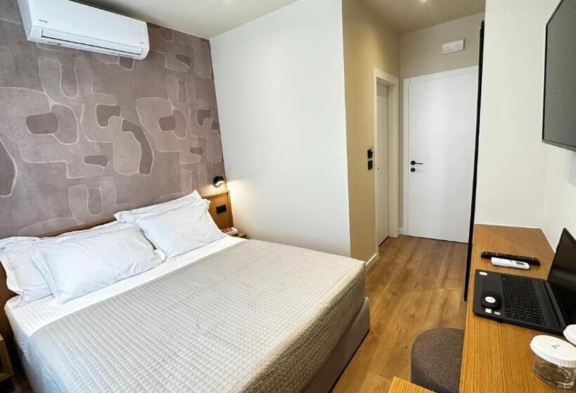اتاق استاندارد با چشم‌انداز کوهستان, Serenity Rooms