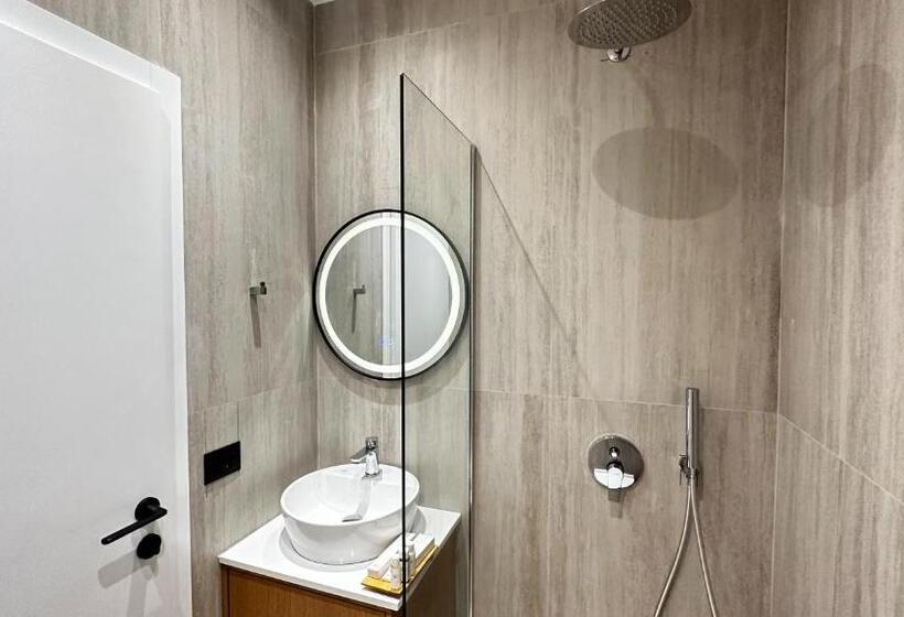 اتاق استاندارد با چشم‌انداز کوهستان, Serenity Rooms