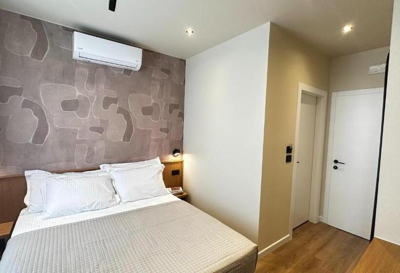 اتاق استاندارد با چشم‌انداز کوهستان, Serenity Rooms