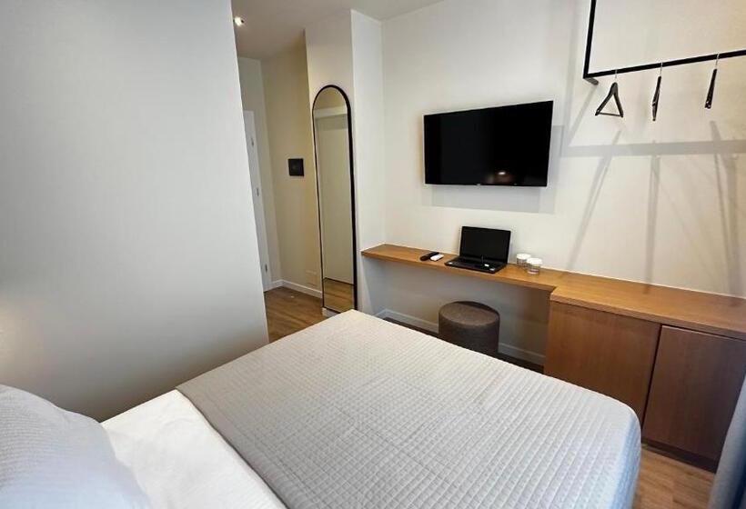 اتاق استاندارد با چشم‌انداز کوهستان, Serenity Rooms