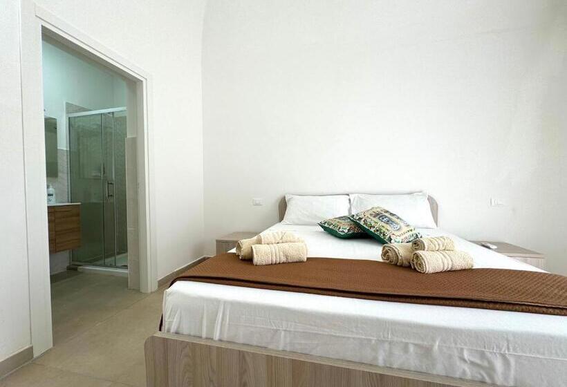 اتاق استاندارد سه نفره, Casa Ferrante