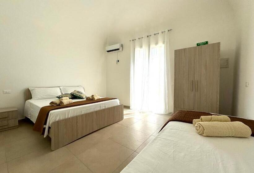 اتاق استاندارد سه نفره, Casa Ferrante