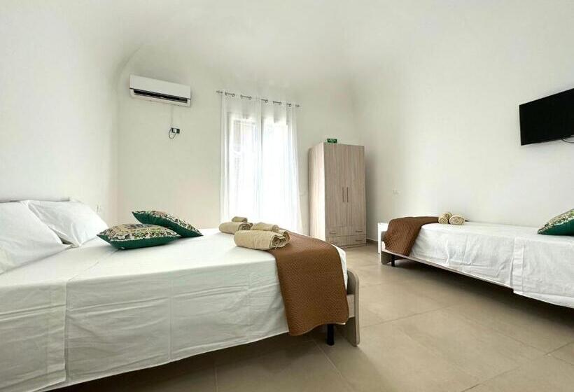 اتاق استاندارد سه نفره, Casa Ferrante