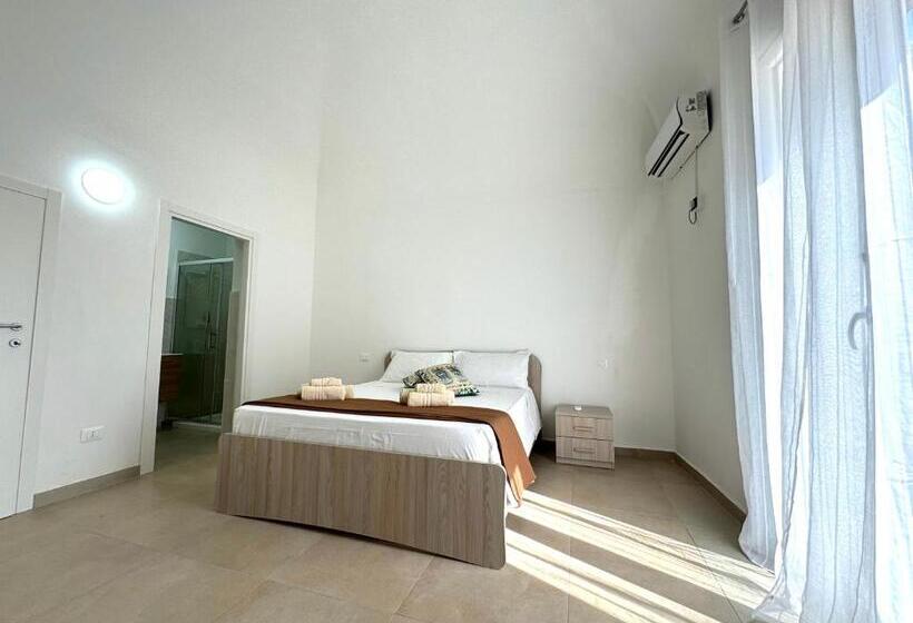 اتاق استاندارد سه نفره, Casa Ferrante