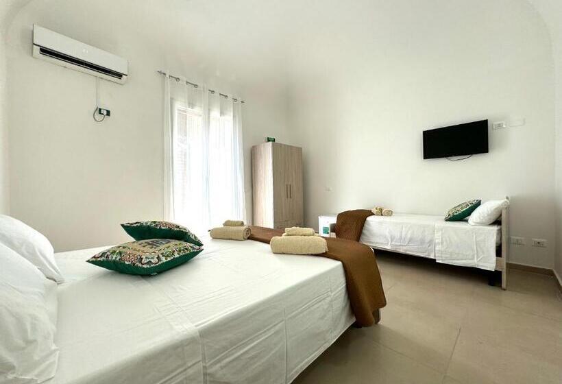 اتاق استاندارد سه نفره, Casa Ferrante
