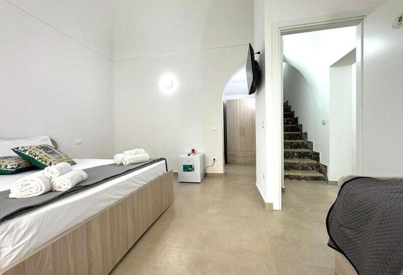 اتاق استاندارد چهار تخته, Casa Ferrante