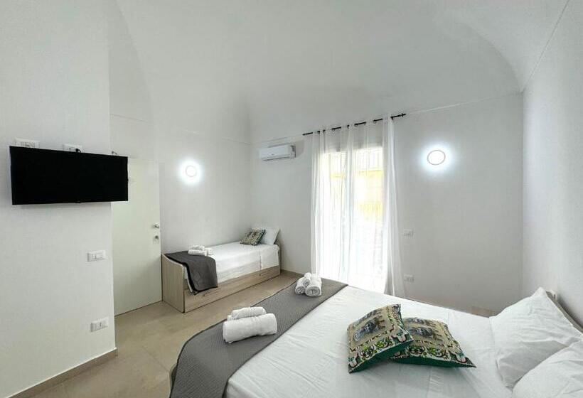 اتاق استاندارد چهار تخته, Casa Ferrante