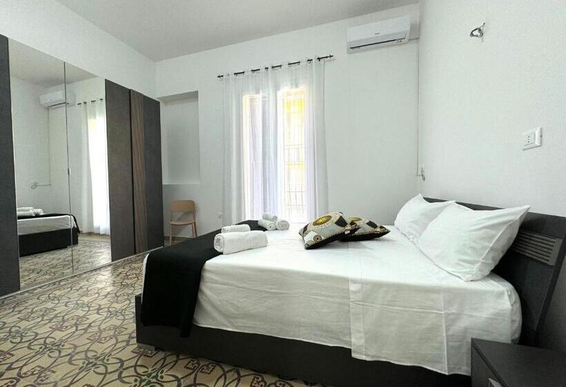 سوییت جونیور با بالکن, Casa Ferrante