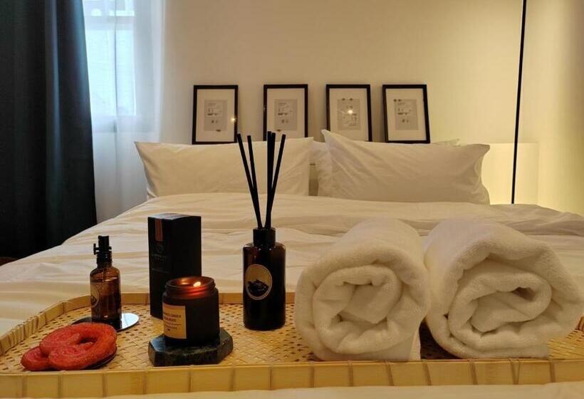اتاق سوپریور, The Motuga Hostel Bangkok