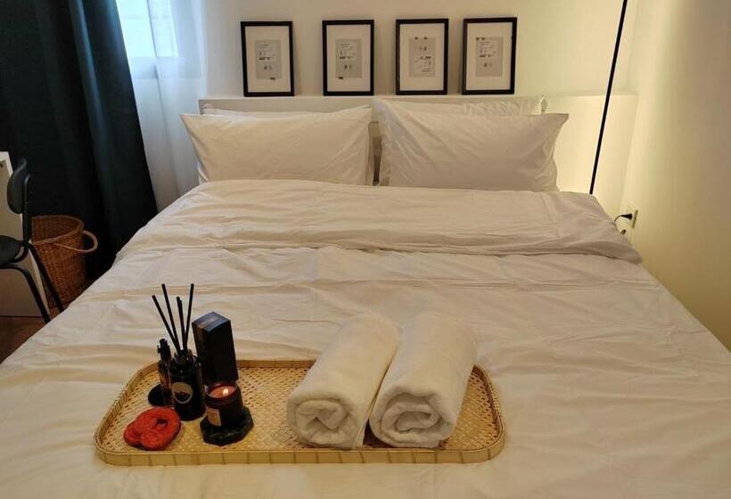 اتاق سوپریور, The Motuga Hostel Bangkok