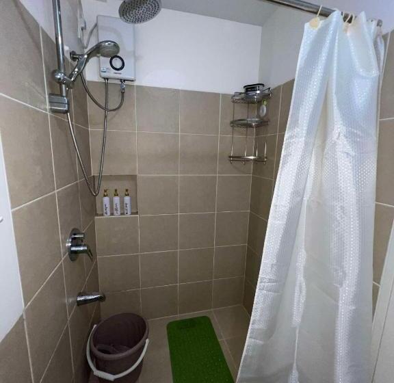 استودیوی استاندارد, Condo Ni Maria