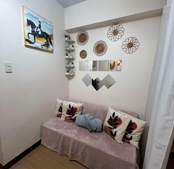 استودیوی استاندارد, Condo Ni Maria