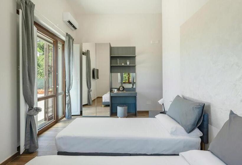 Superior Room with Terrace, La Maison Chic