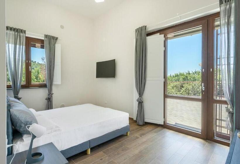 Superior Room with Terrace, La Maison Chic