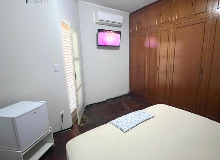 اتاق استاندارد با بالکن, Ritz Hostel