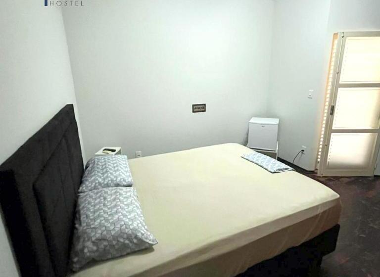 اتاق استاندارد با بالکن, Ritz Hostel