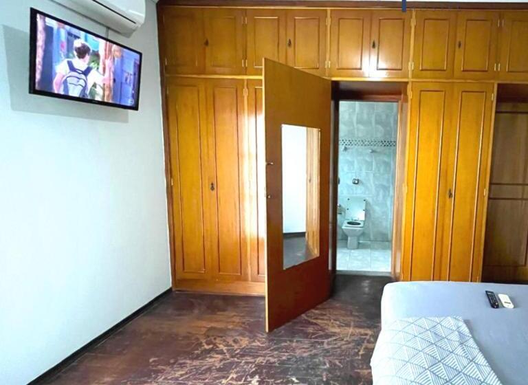 اتاق استاندارد با بالکن, Ritz Hostel