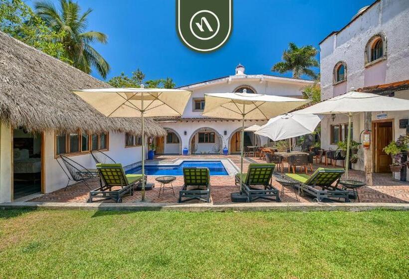 تختخواب در اتاق مشترک, 2 Double Beds   Dormitory Room In Nuevo Vallarta