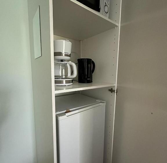 اتاق استاندارد با سرویس بهداشتی مشترک, Lepopaikka Lokinpesä, Majoitus Ja Camping