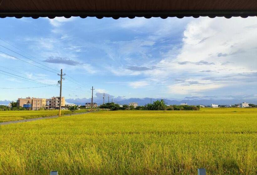 اتاق خانوادگی, 58 Acres Of Land