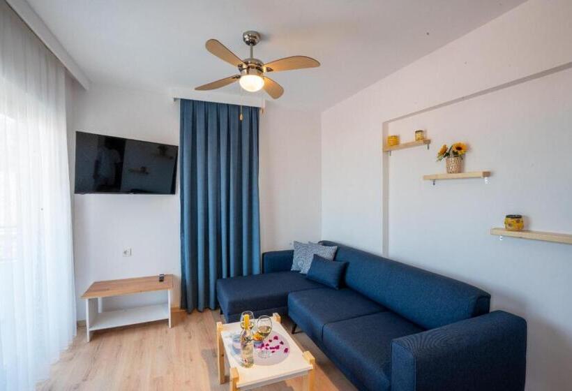 اتاق استاندارد چهارنفره با بالکن, İçmeler Apart Dream