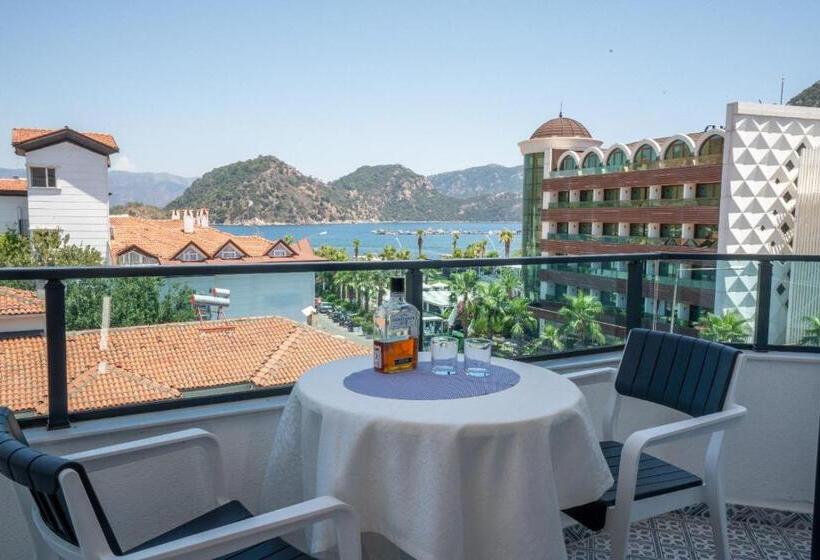 Triple Room Sea View, İçmeler Apart Dream