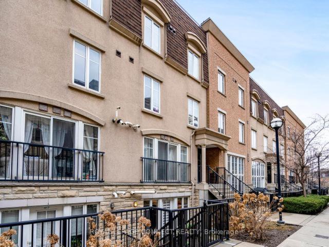 آپارتمان 1 خوابه با بالکن, Liberty Village Townhouse