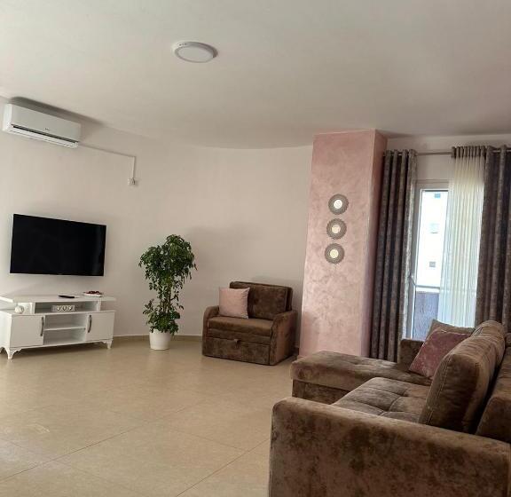 1 Bedroom Apartment City View, Apartments In Zaharia Residence