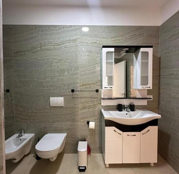 1 Bedroom Apartment City View, Apartments In Zaharia Residence