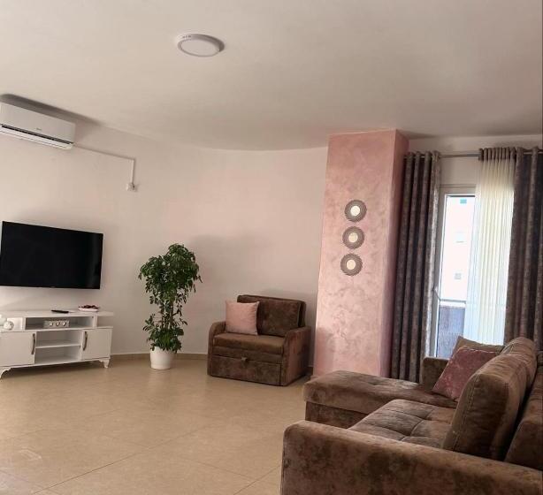 1 Bedroom Apartment City View, Apartments In Zaharia Residence