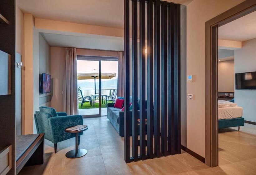 Suite with lake view, Sky View Garda Lake By Hotel Galvani