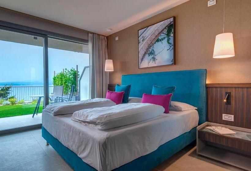 اتاق لوکس با چشم‌انداز دریاچه, Sky View Garda Lake By Hotel Galvani