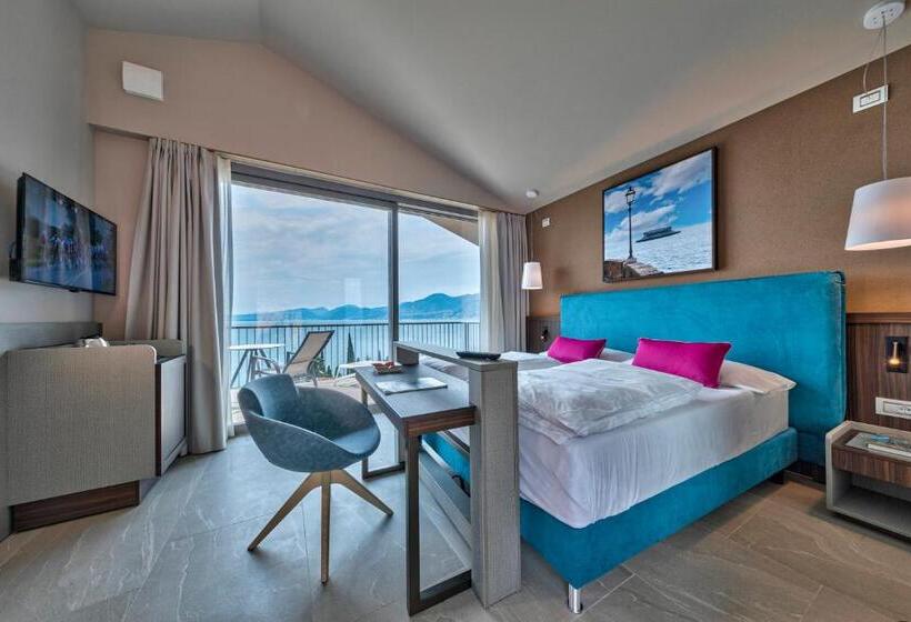 اتاق استاندارد با چشم‌انداز دریاچه, Sky View Garda Lake By Hotel Galvani
