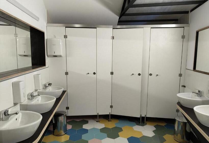 تختخواب در اتاق مشترک, Urbe Sanchina   Hostel & Suites