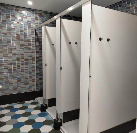 تختخواب در اتاق مشترک, Urbe Sanchina   Hostel & Suites