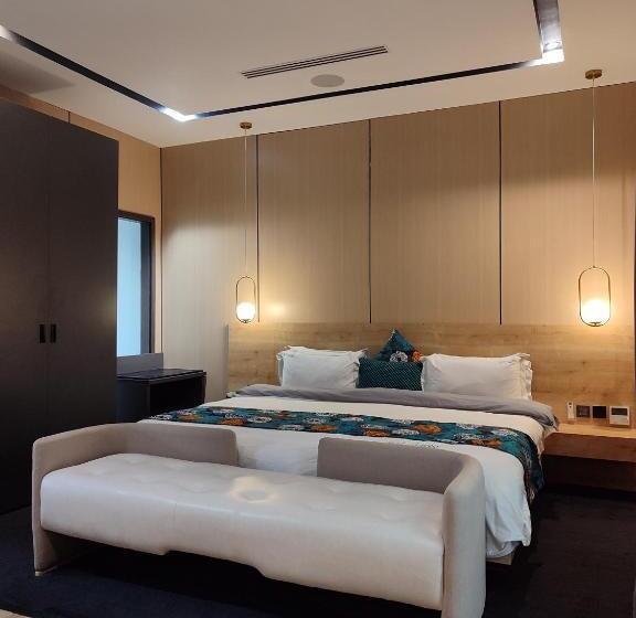 آپارتمان لوکس 1 خوابه, Brickspoint Boutique Apart
