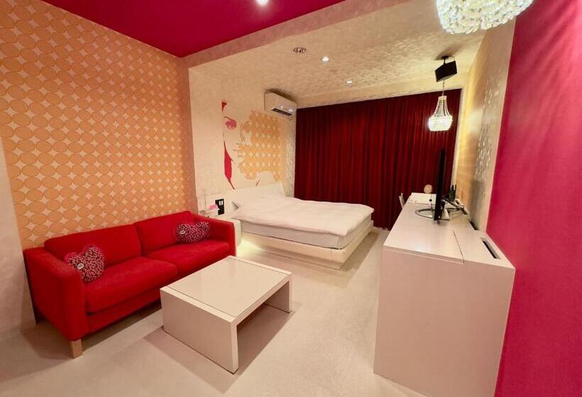 اتاق استاندارد, Evermore  Adult Only