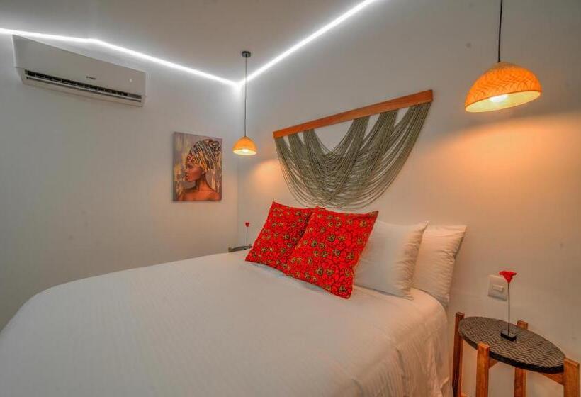 اتاق لوکس, Pao Pao Hotel & Beach Club