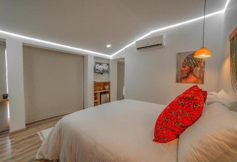 اتاق لوکس, Pao Pao Hotel & Beach Club