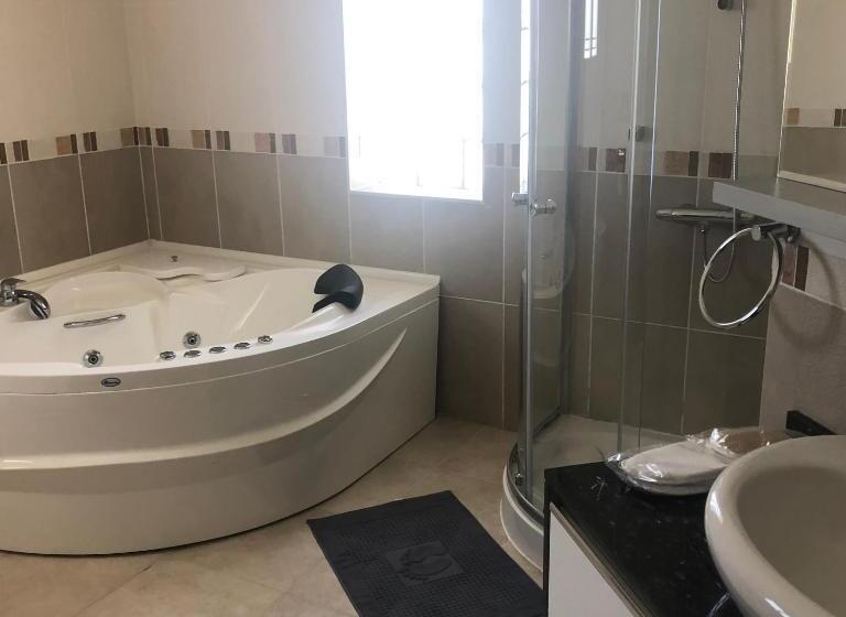 اتاق لوکس با بالکن, Miray Guest House Boutique