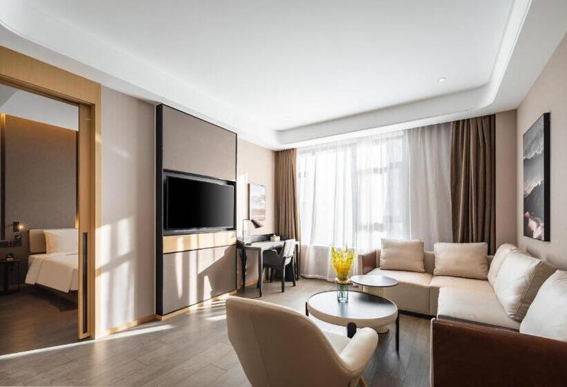 سوییت سوپریور, Atour Hotel Chifeng Hongshan Sport Center