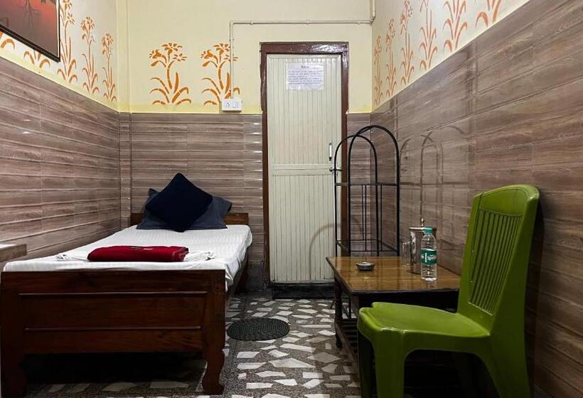 اتاق استاندارد یک نفره, Raj
